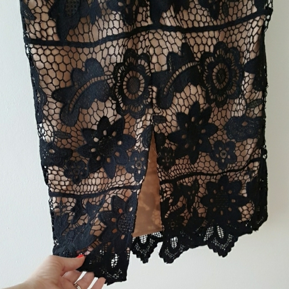 Dress - Picture 4 of 4